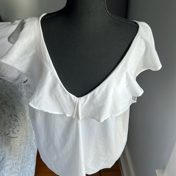 V-neck shirt with Frill overlay size 12 womens - Picture 2 of 6